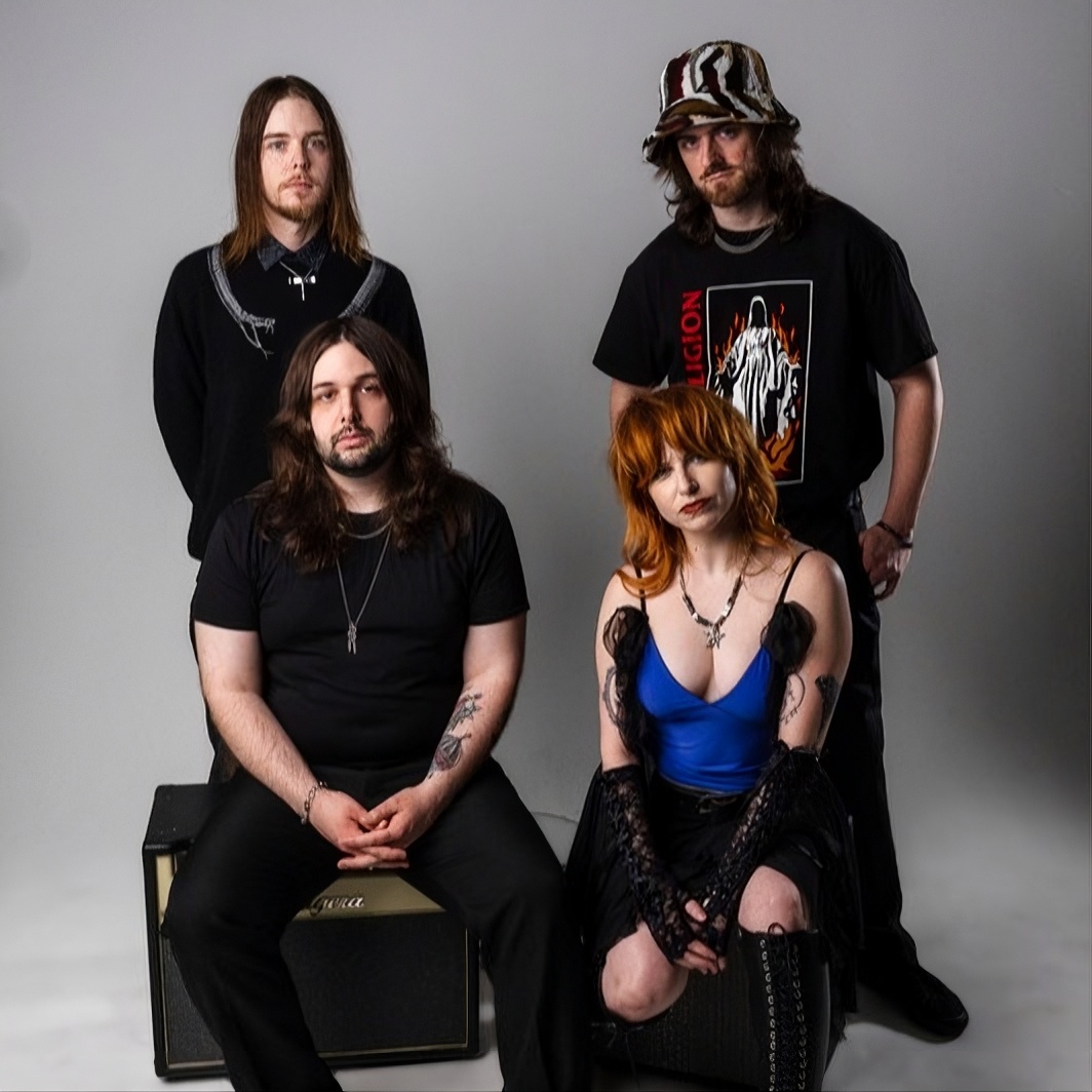 Singles: Silverface Twin – Fix Your Hearts Or Die/Hazelgaze