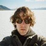 Album: sam hirst – Defenseless, good
